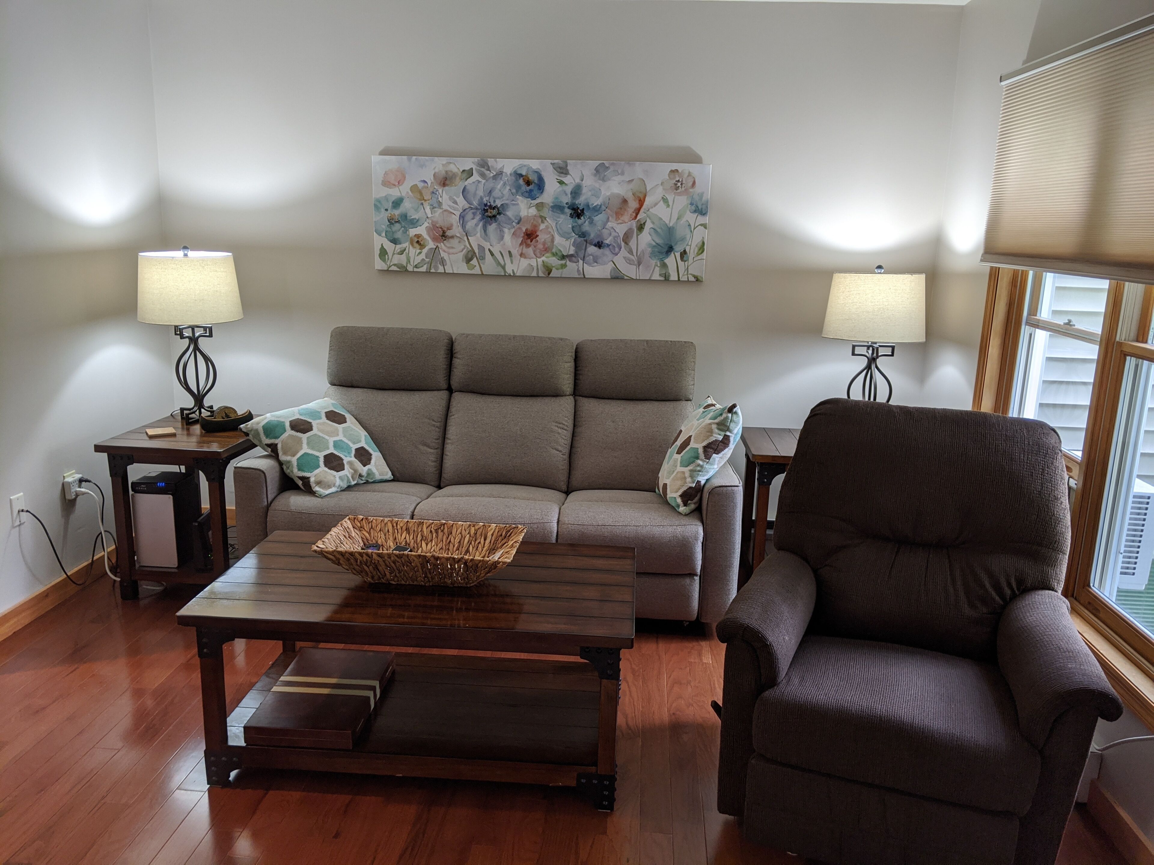 Wonderful, Bright, Updated  3 BR Townhome in Village, Sleeps 6 Very Comfortably!