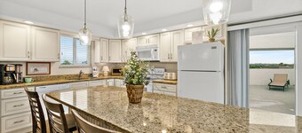 Tunne Ocean Breezes Ocean Breeze, Oceanfront Condo