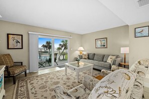 Smart TV - Ocean Front-Large Outdoor Patio-Ocean View Balcony (Flagler Beach)