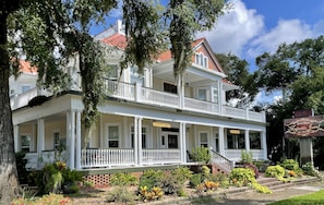 Exterior - In The Heart Of Apalachicola~Walk Everywhere~Green Envy Suite~Majestic Jewel Inn (Apalachicola)