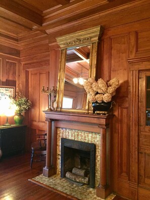 Interior - In The Heart Of Apalachicola~Walk Everywhere~Green Envy Suite~Majestic Jewel Inn (Apalachicola)