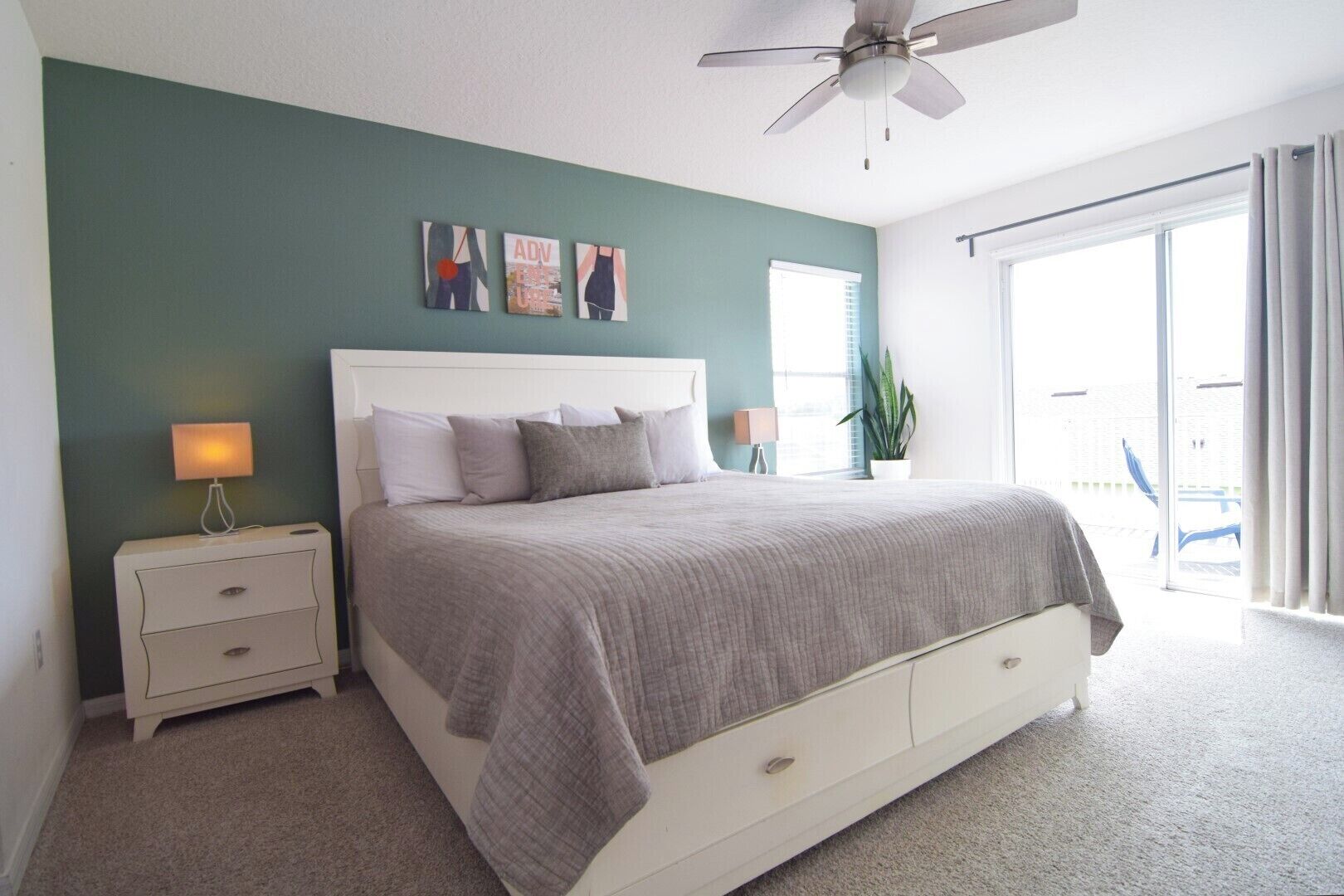 Spacious & Stylish Pool Home With Games Room On West Haven, Disney 11 miles!