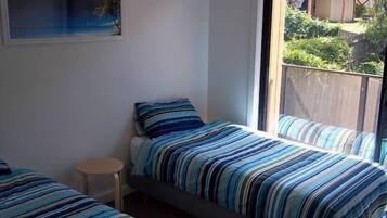2 bedrooms, iron/ironing board, WiFi, bed sheets
