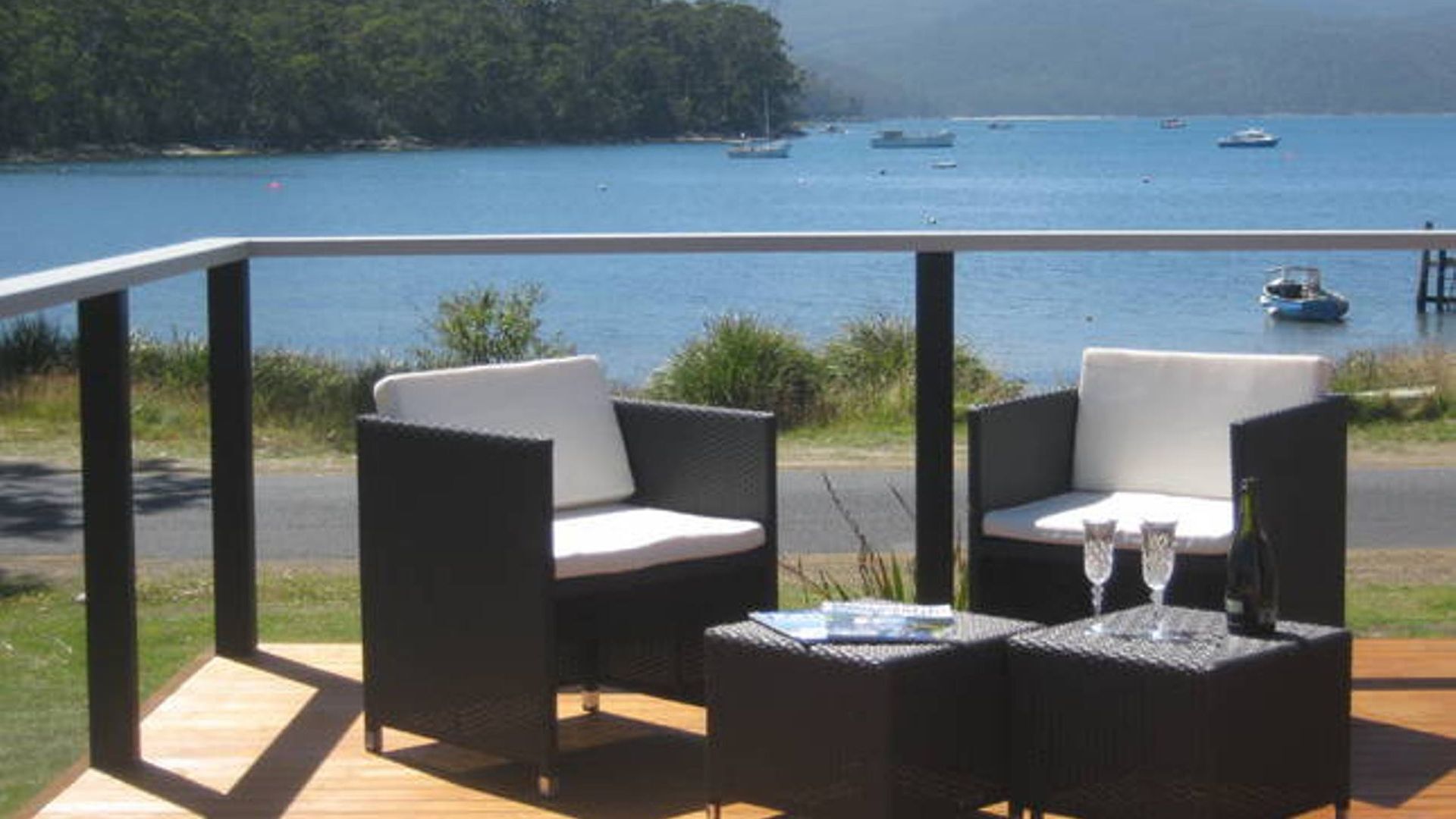 Carnarvon Bay Beach House — image 17