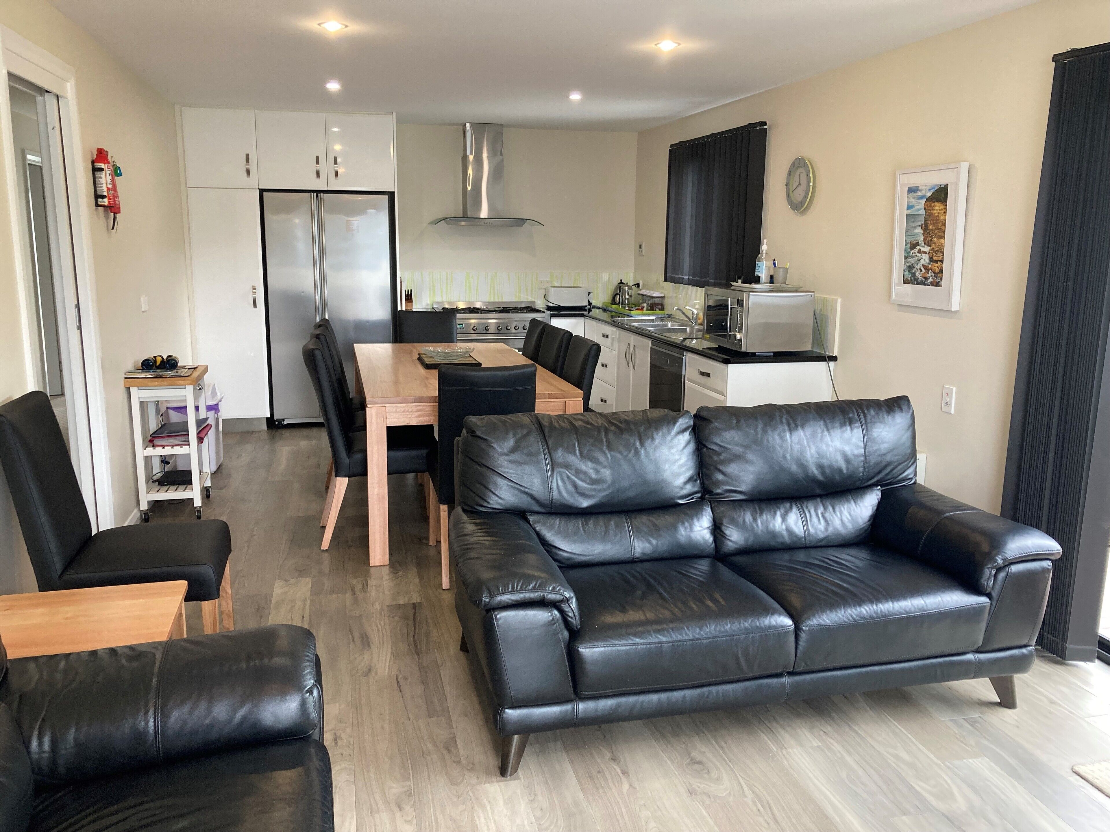 Carnarvon Bay Beach House — image 12