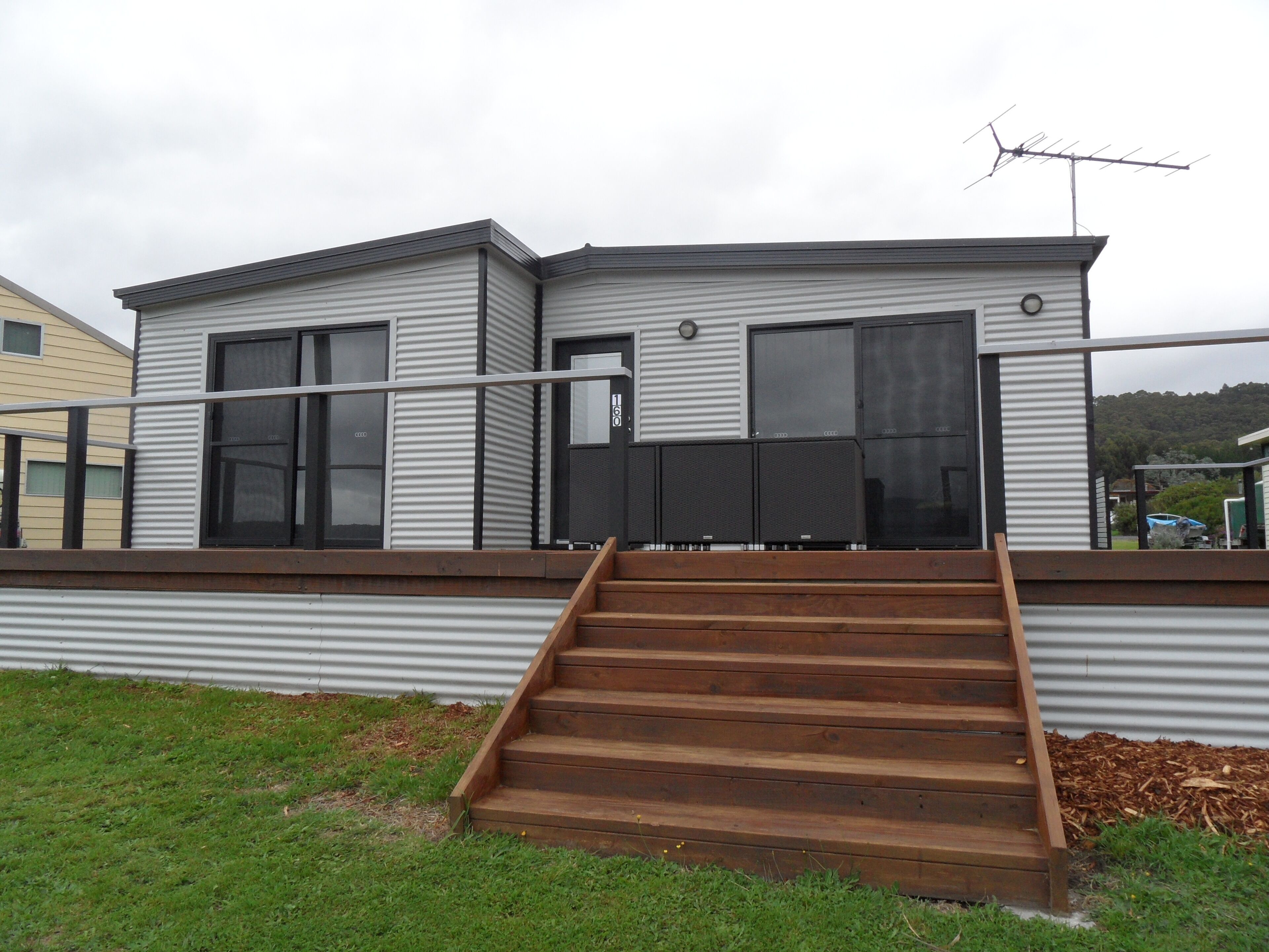 Carnarvon Bay Beach House — image 22