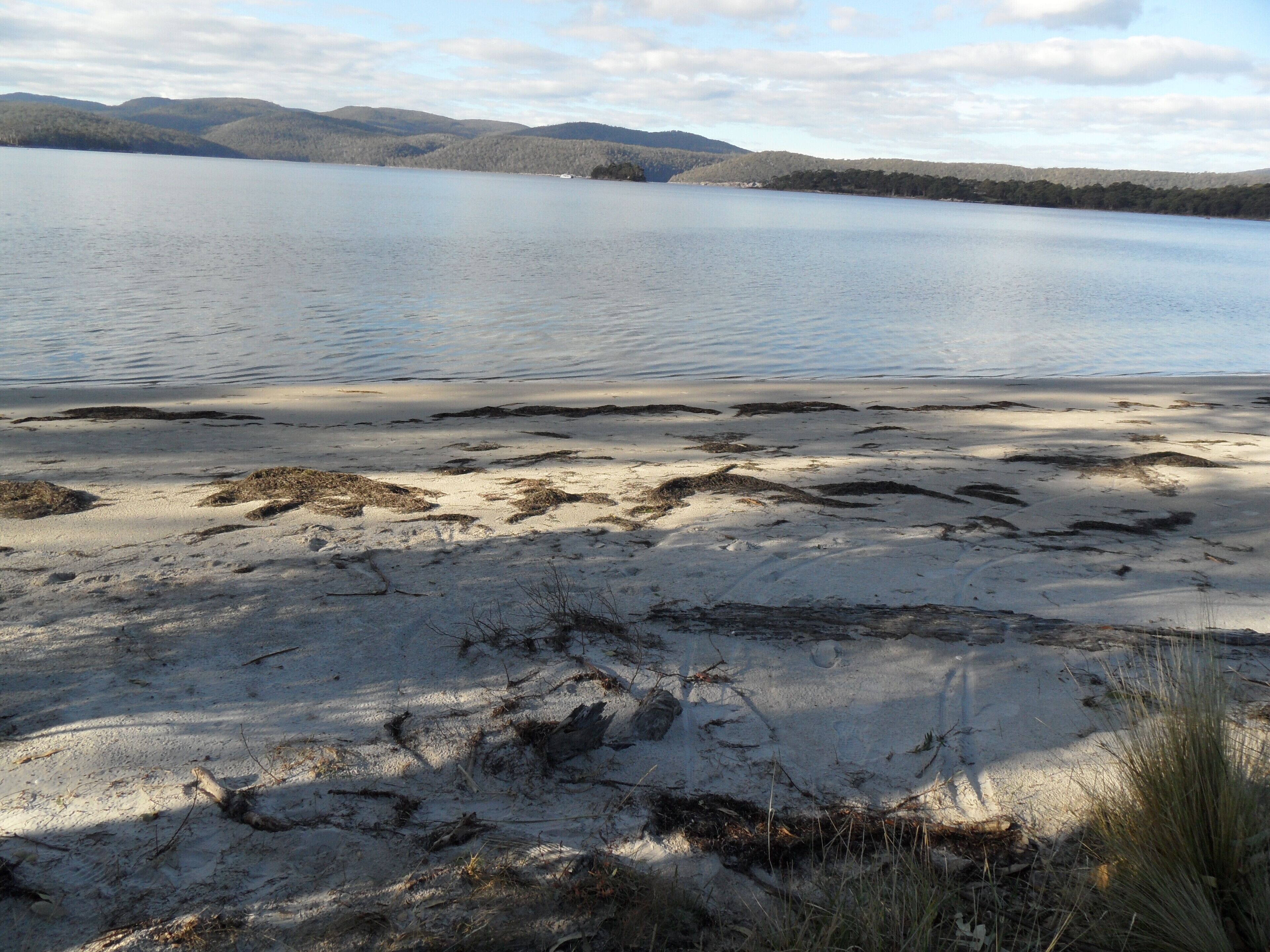 Carnarvon Bay Beach House — image 26