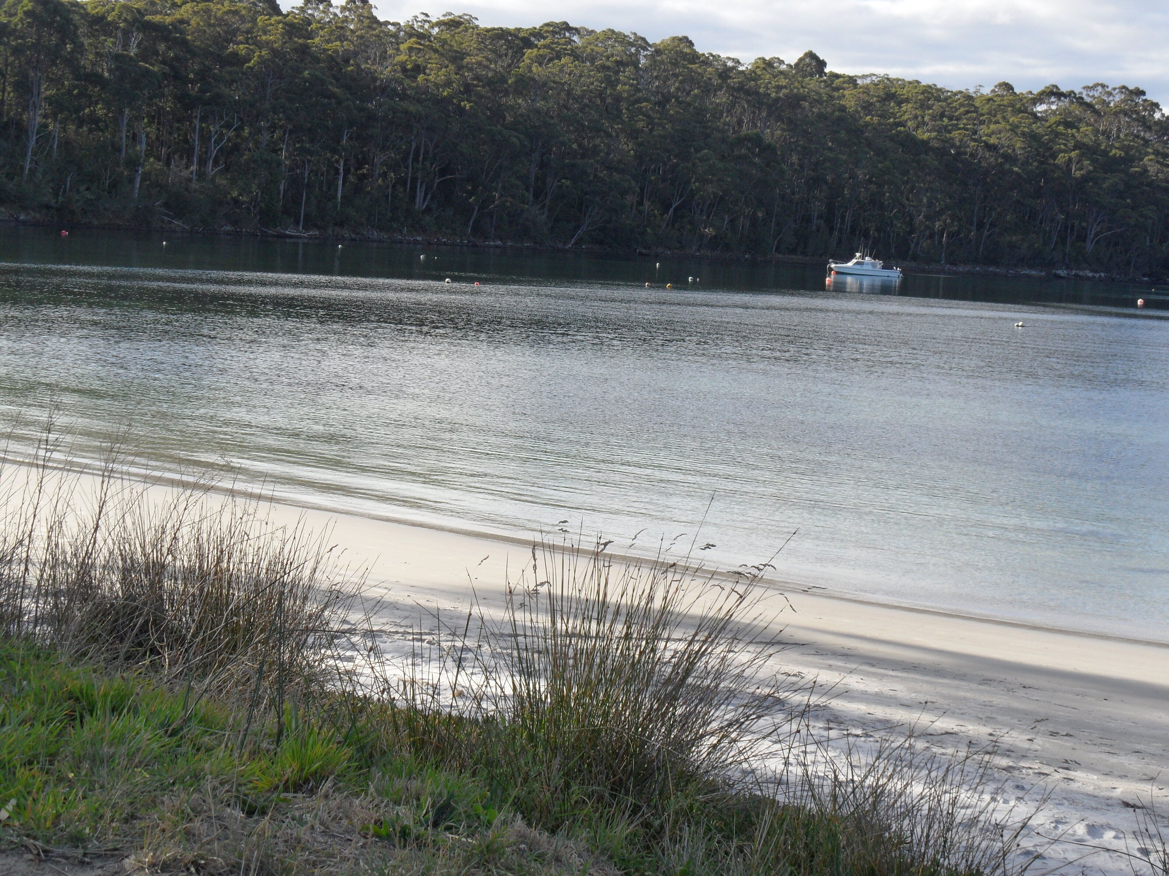 Carnarvon Bay Beach House — image 25