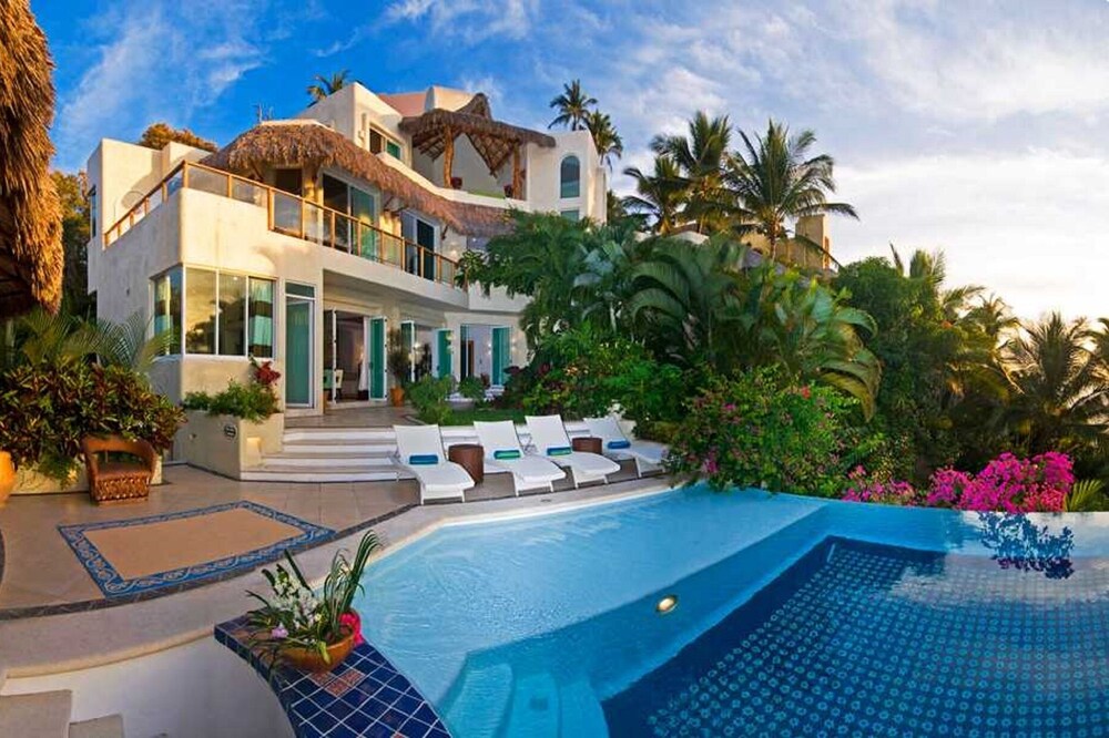 Stunning 9000 Square Foot Casa Dos Palapas- Chef included