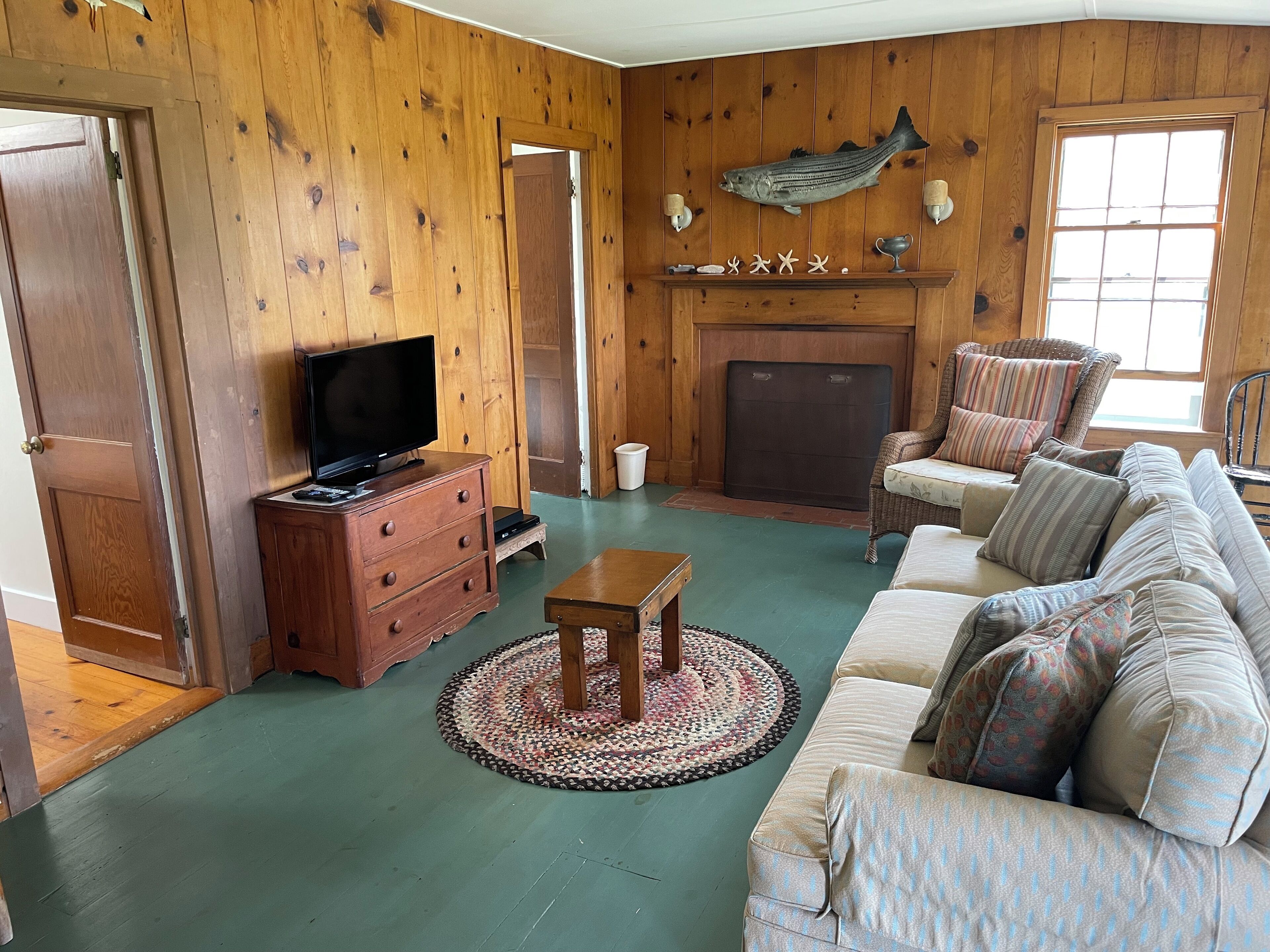 Secluded Waterfront - North Shore - Private Beach 