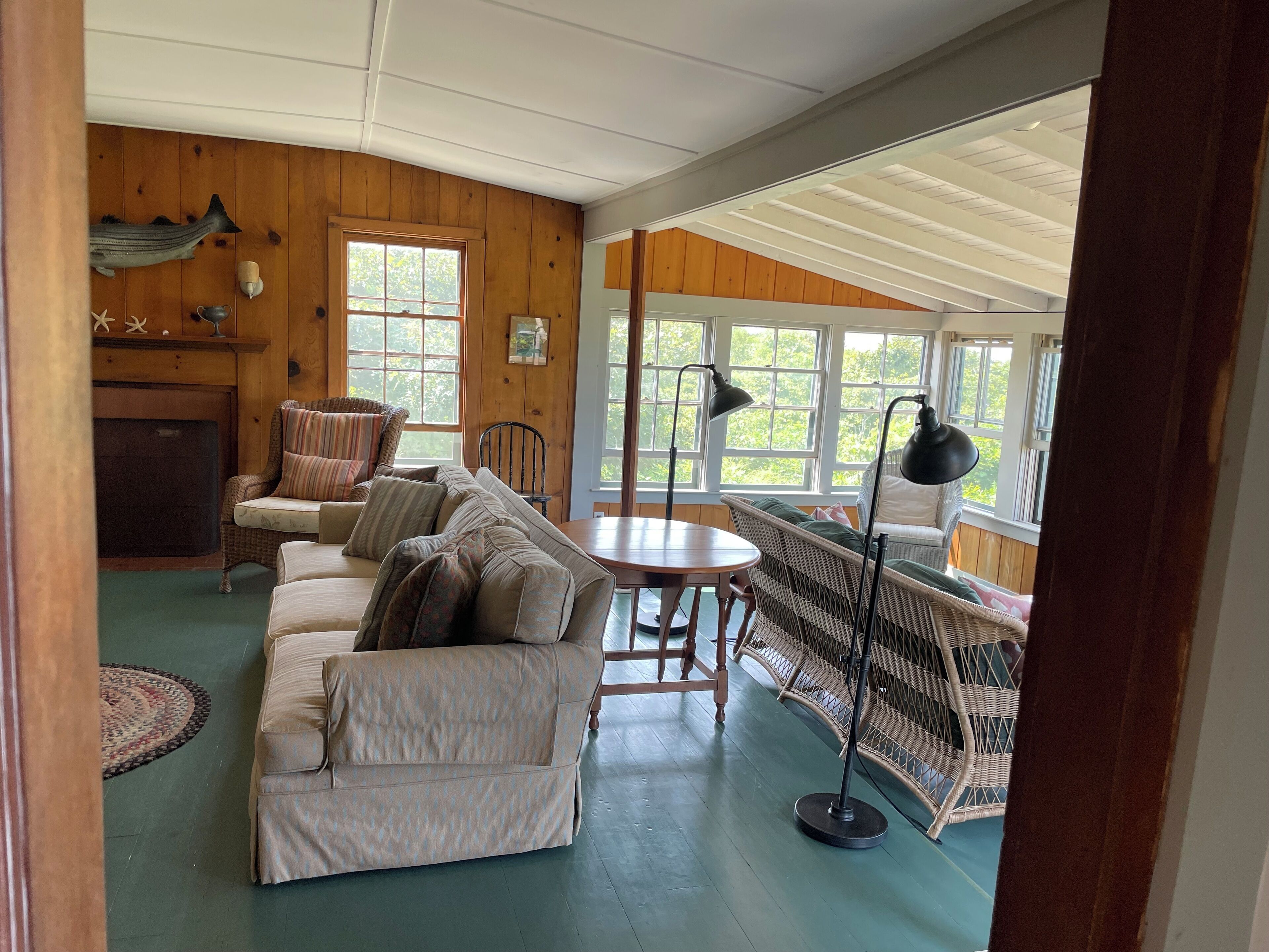 Secluded Waterfront - North Shore - Private Beach 