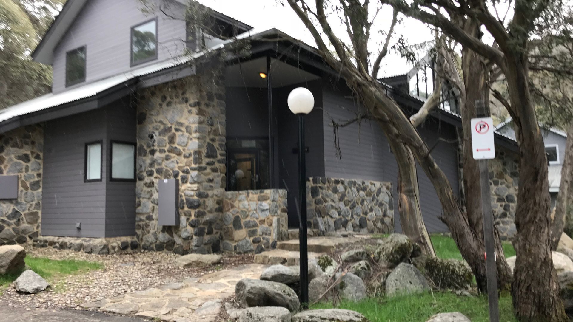 Luxury Mountain Chalet \"Woodridge\" THREDBO — image 16