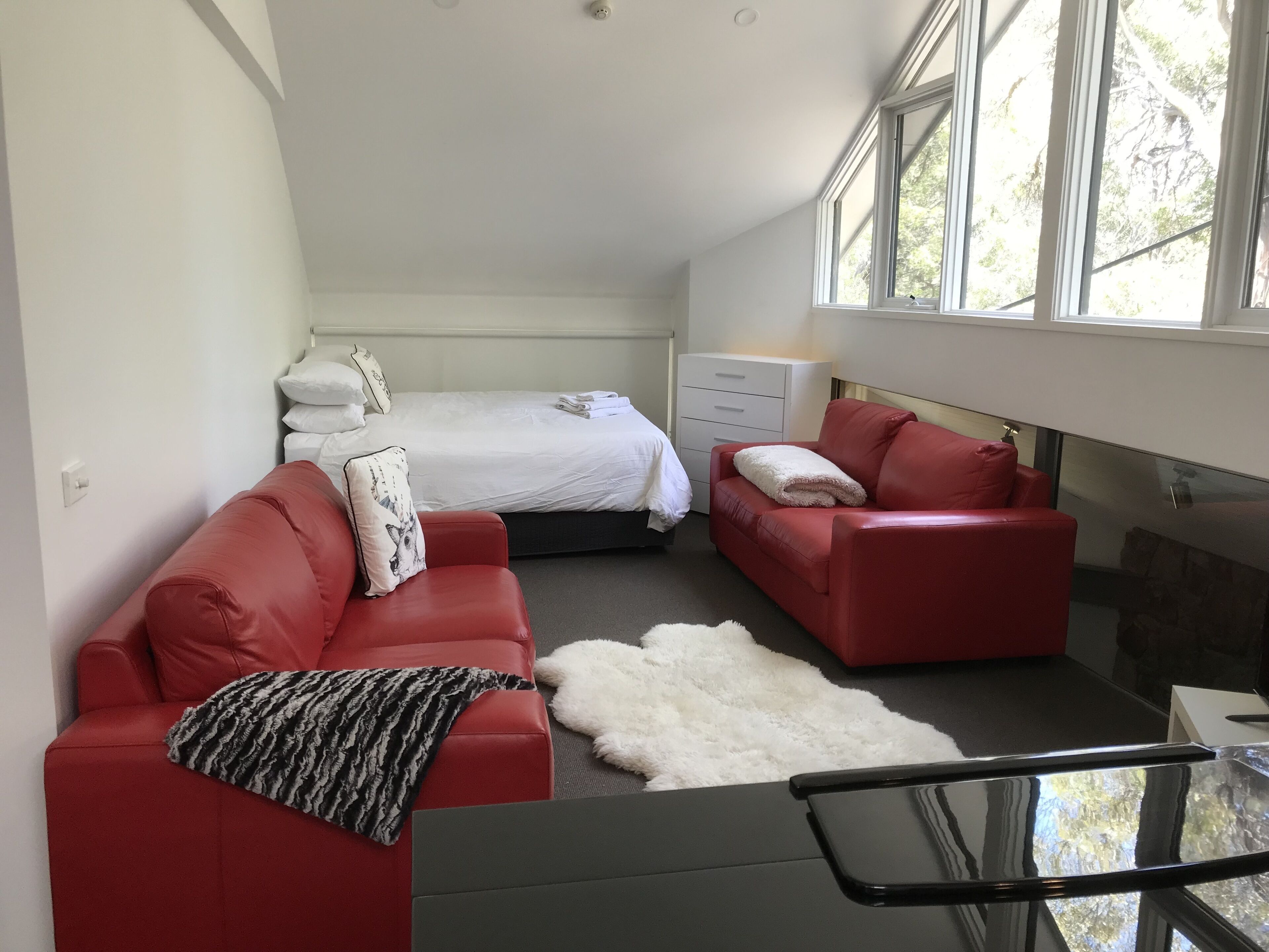 Luxury Mountain Chalet \"Woodridge\" THREDBO — image 13