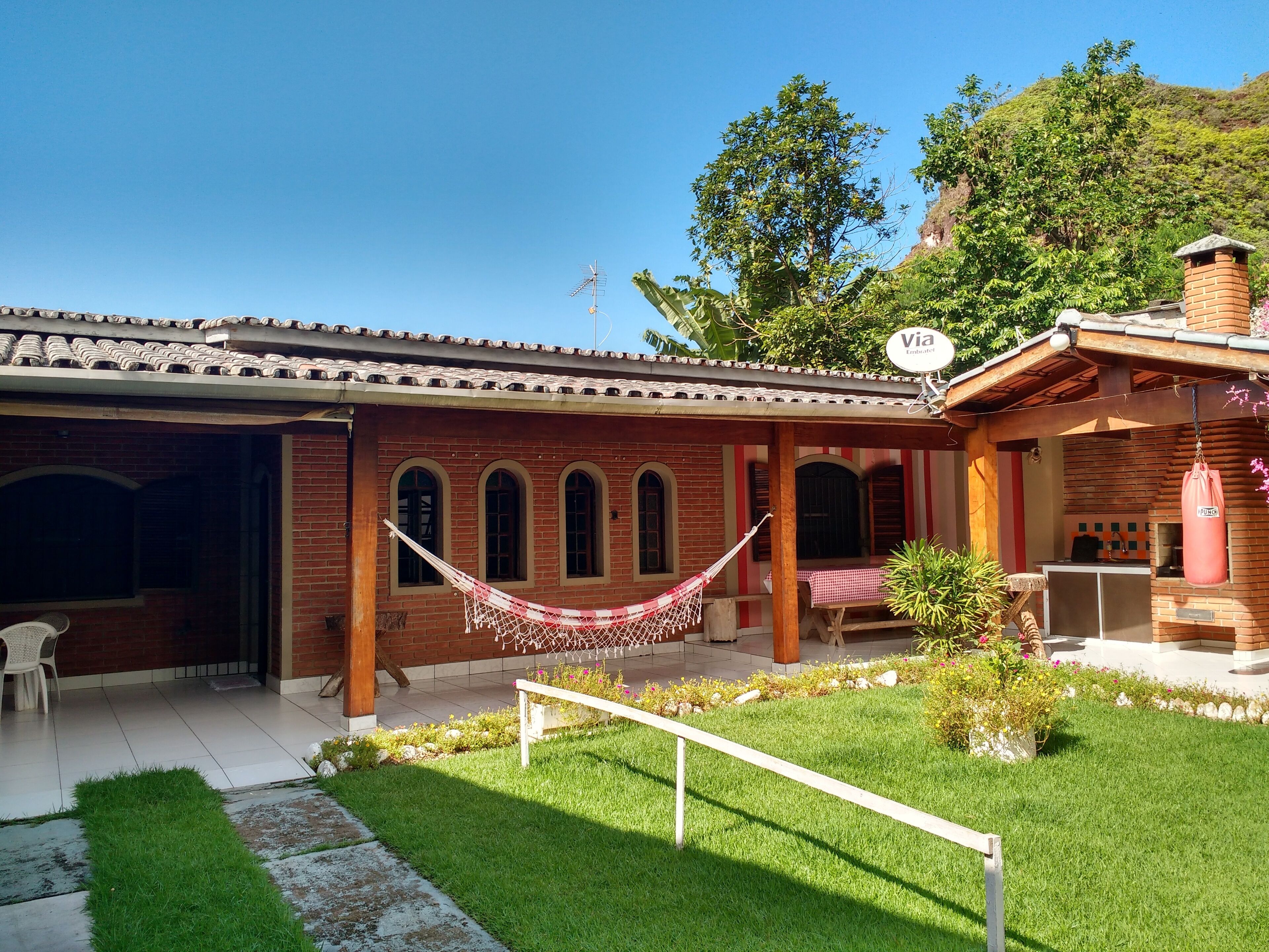 Spacious house with 2 bedrooms, 2 bathrooms, well located, near to Martim Sá