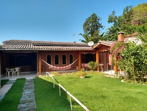 Exterior - Spacious house with 2 bedrooms, 2 bathrooms, well located, near to Martim Sá (Caraguatatuba)