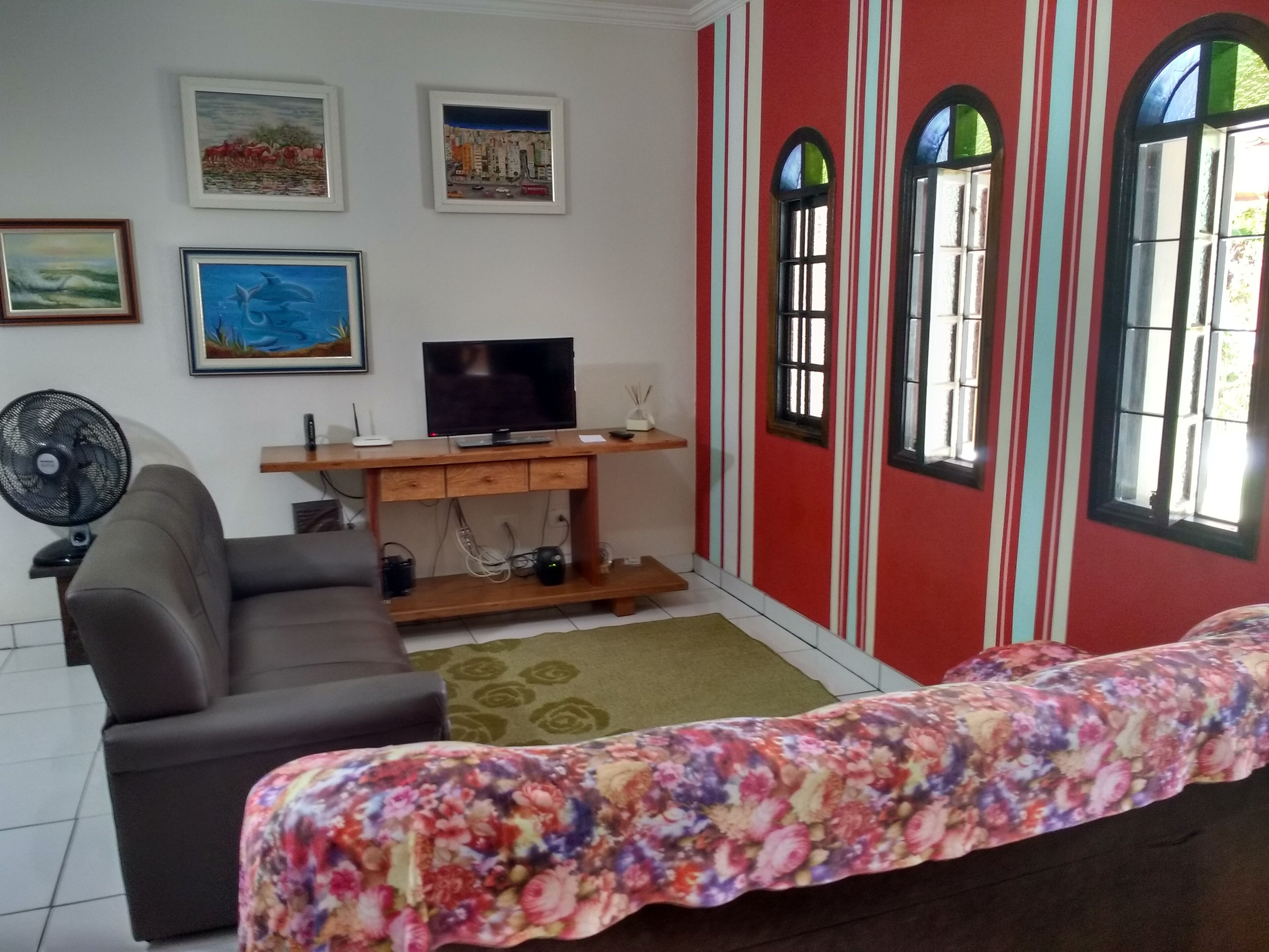 Spacious house with 2 bedrooms, 2 bathrooms, well located, near to Martim Sá