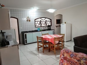 Interior - Spacious house with 2 bedrooms, 2 bathrooms, well located, near to Martim Sá (Caraguatatuba)