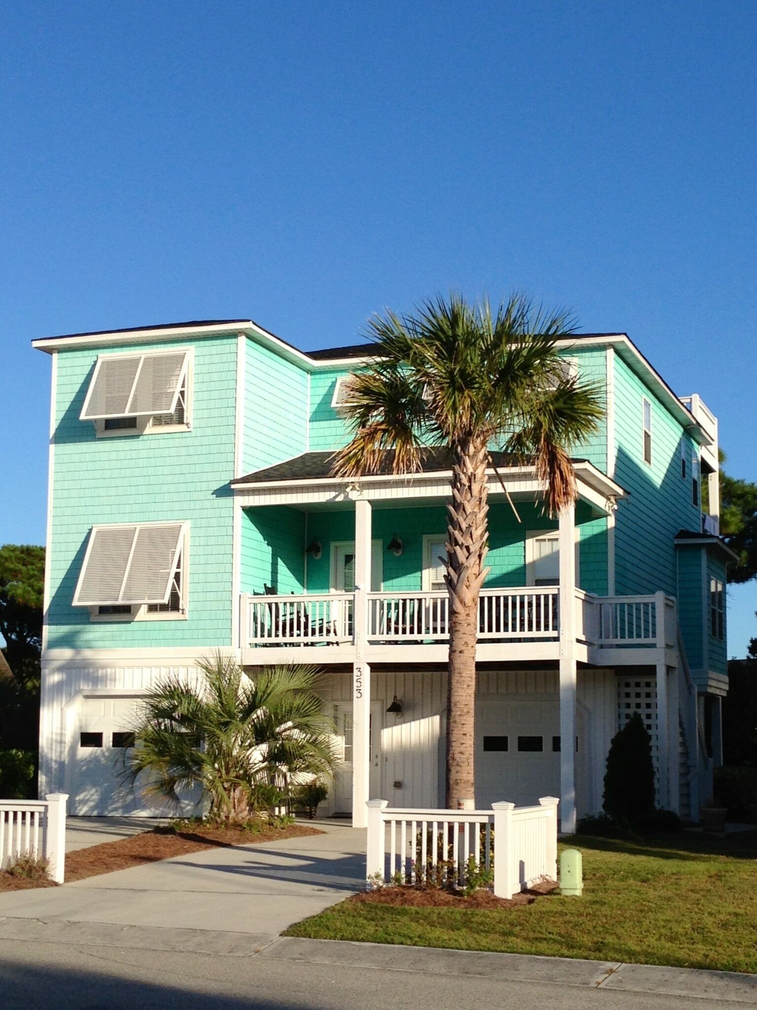 Escape to sunshine and salt air!