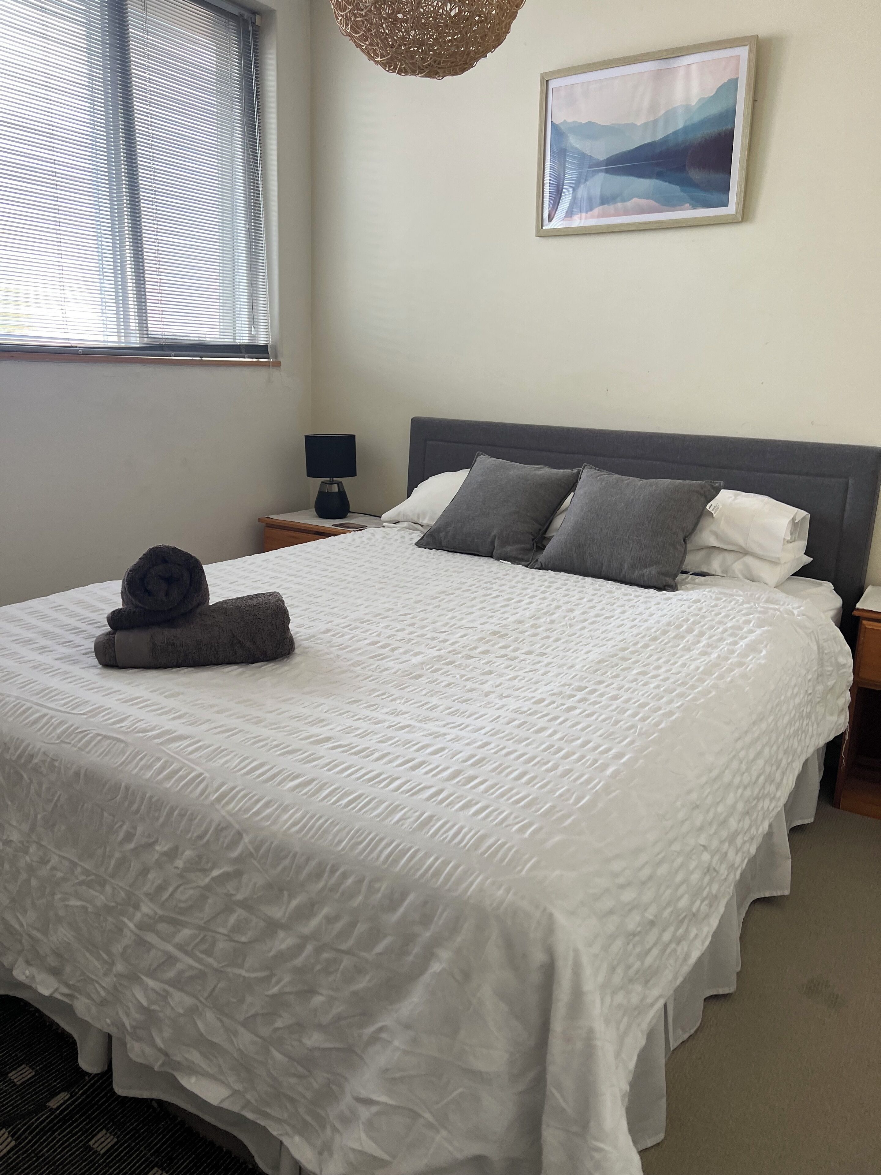 2 bedrooms, desk, iron/ironing board, free WiFi