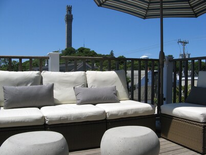 Sun-filled Vacation Rental Located In The Center Of Town - 3 Bed - 2 Full Baths