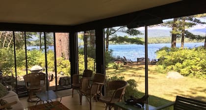 Squam-järvi, upeat näkymät, yksityinen rauhallinen retriitti