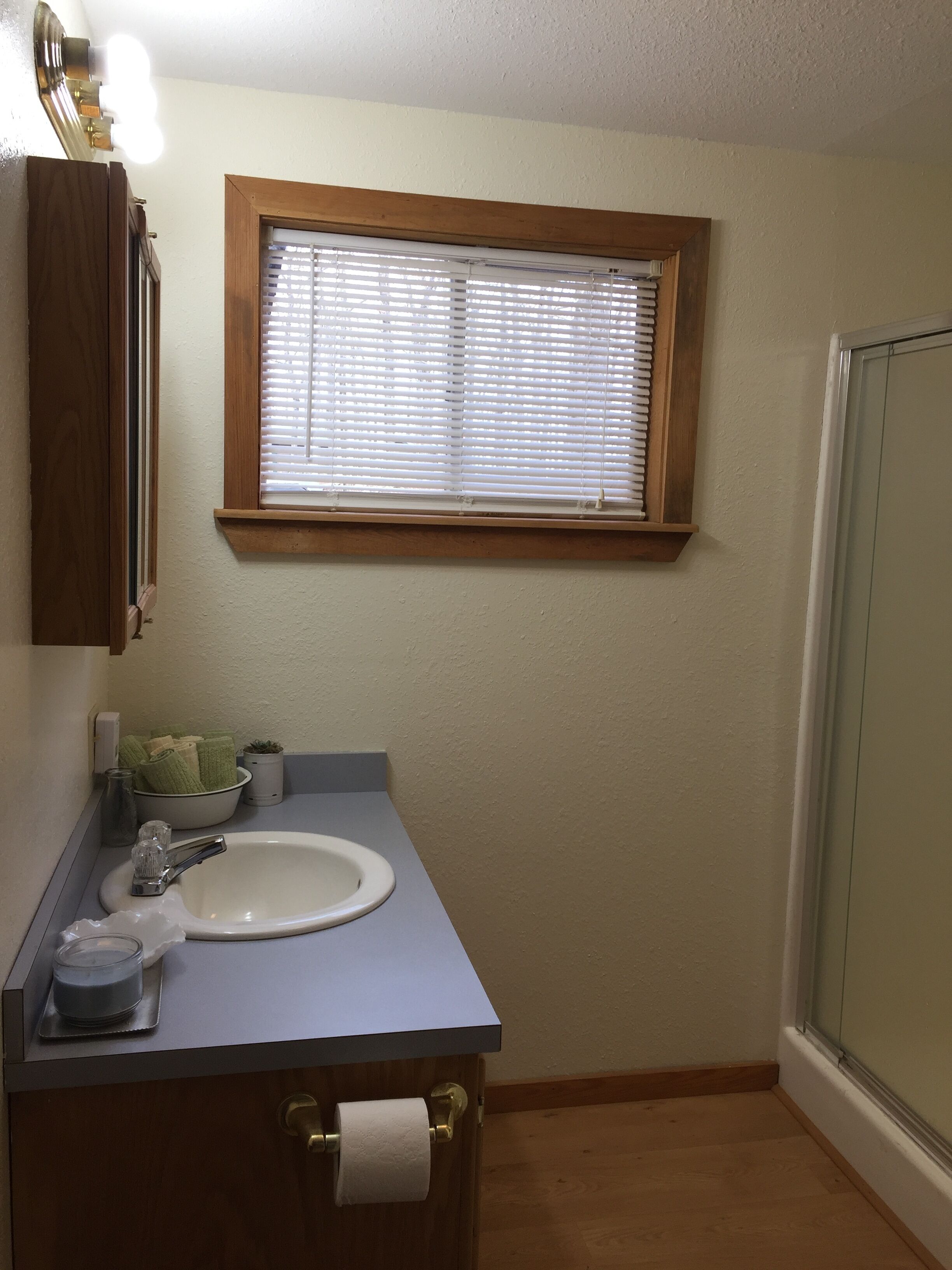 Comfortable and cozy two bed one bath cabin nestled in the Kiamichi Mountains