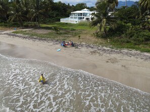 Am Strand, Liegestühle, Strandtücher