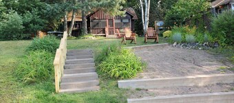 Private beach and pier at this cozy lakefront cottage in a quiet bay.5 lake.  