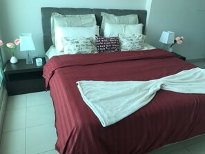 1 chambre, fer et planche à repasser, accès à Internet, literie fournie