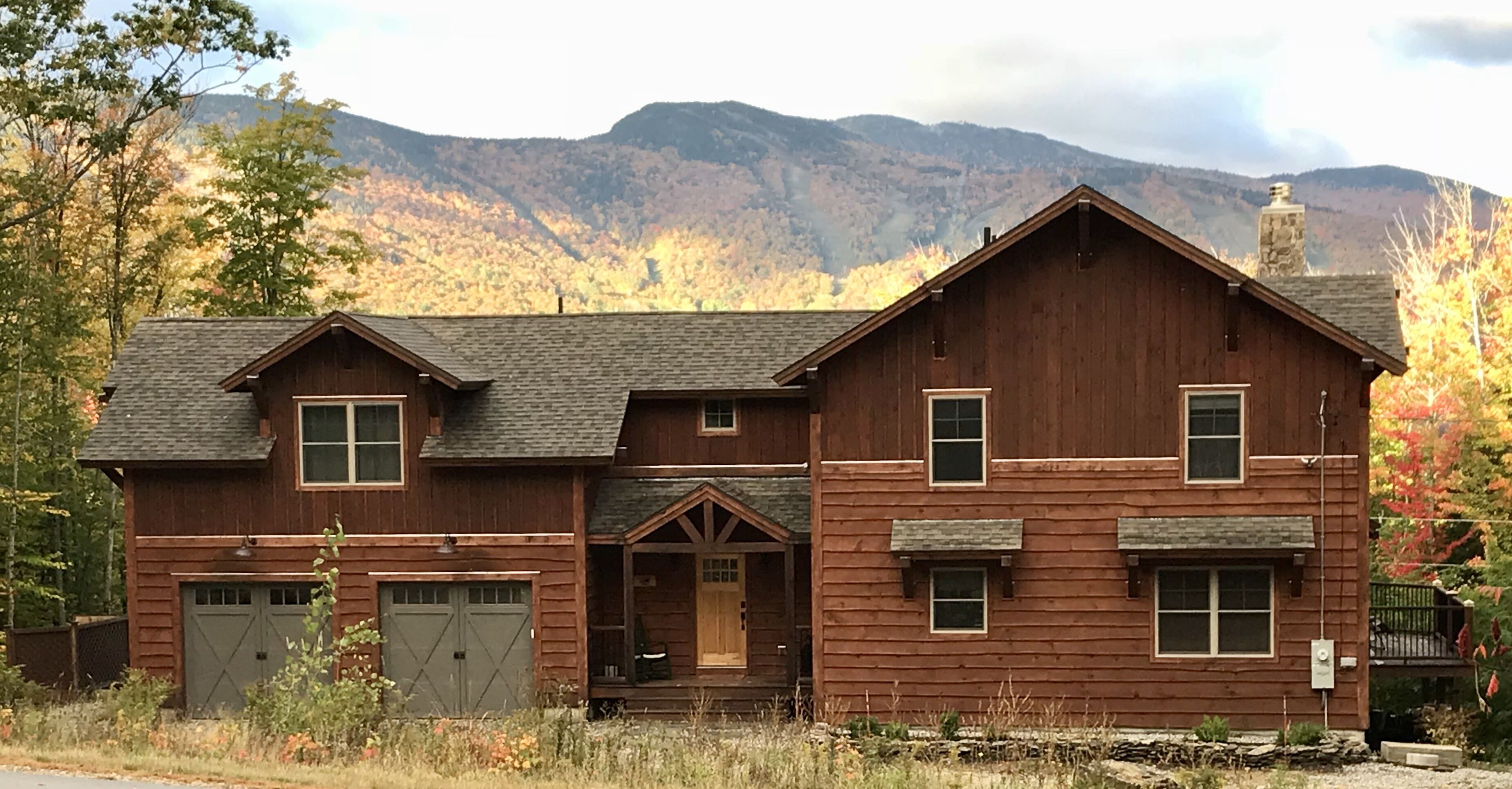 Appalachian Lodge -Large Custom 6 Bedroom Home with 4.5 Baths, 2 Master bedrooms