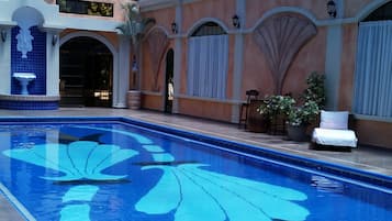 Piscine couverte, piscine extérieure