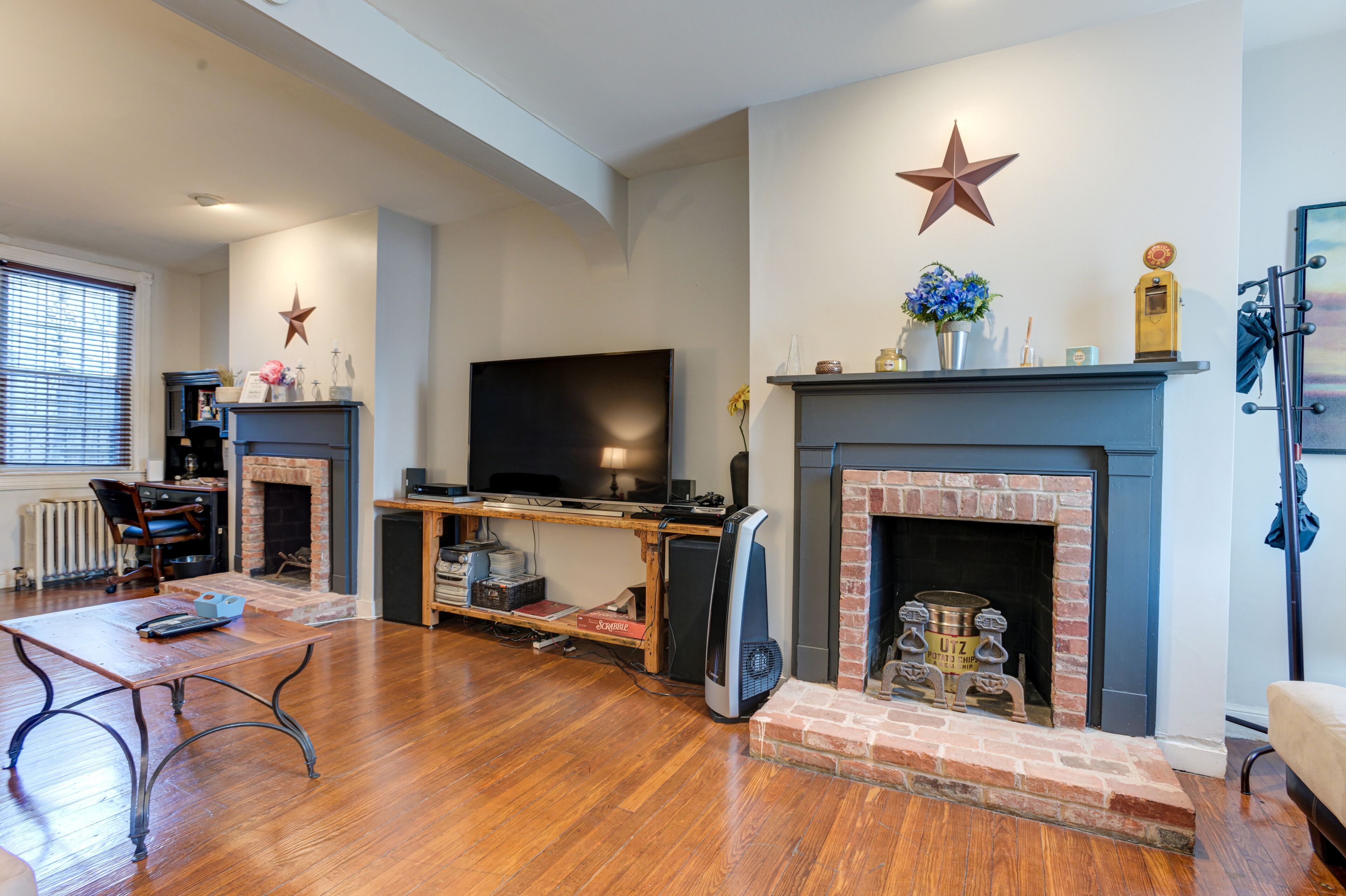 Downtown/Camden Yards- 600 feet from homeplate