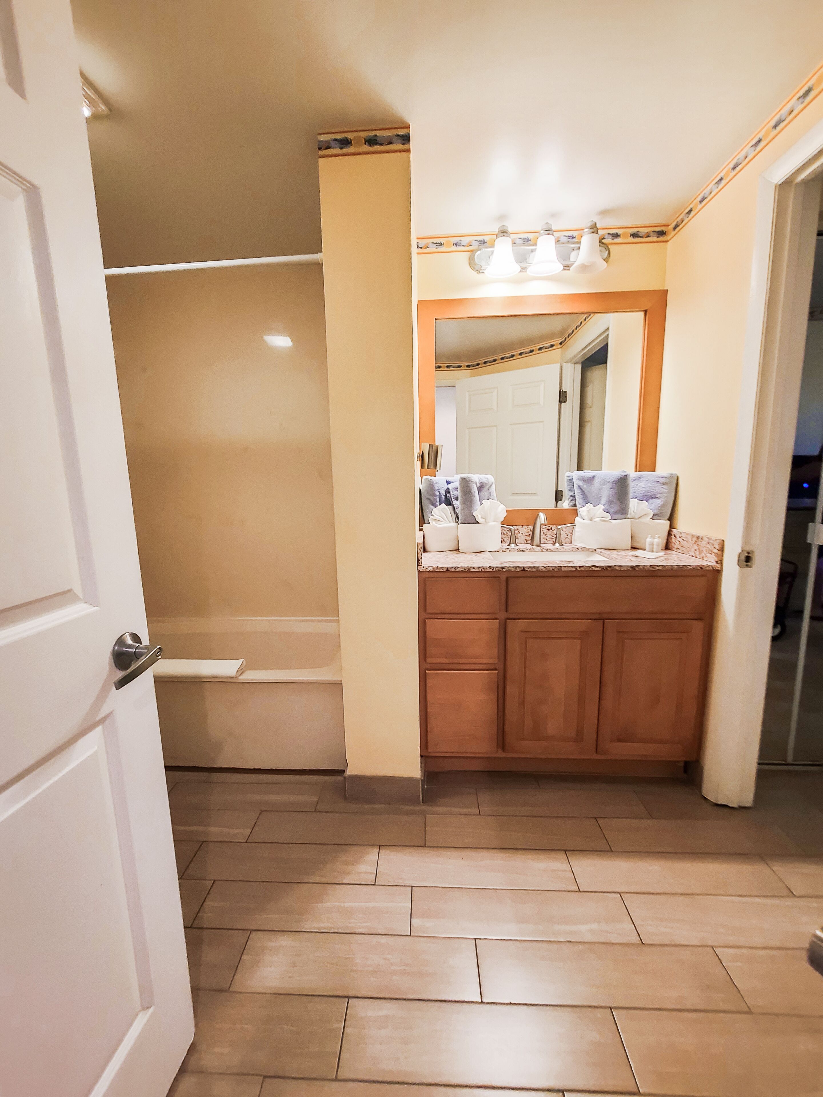 Beautiful 1 Bedroom Ocean Front Condo  At Wyndham Ocean Walk Resort 