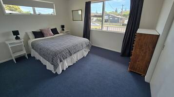 3 dormitoris, planxa i posts de planxar, wifi gratuïta i roba de llit