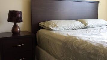 4 Schlafzimmer, Bügeleisen/Bügelbrett, kostenloses WLAN, Bettwäsche