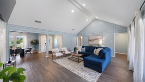 Unclassified image, 2 of 39, button - Family Dream Home, Arcade fun!, Huge Pool! 5 bedrooms, 3 baths  (Plano)