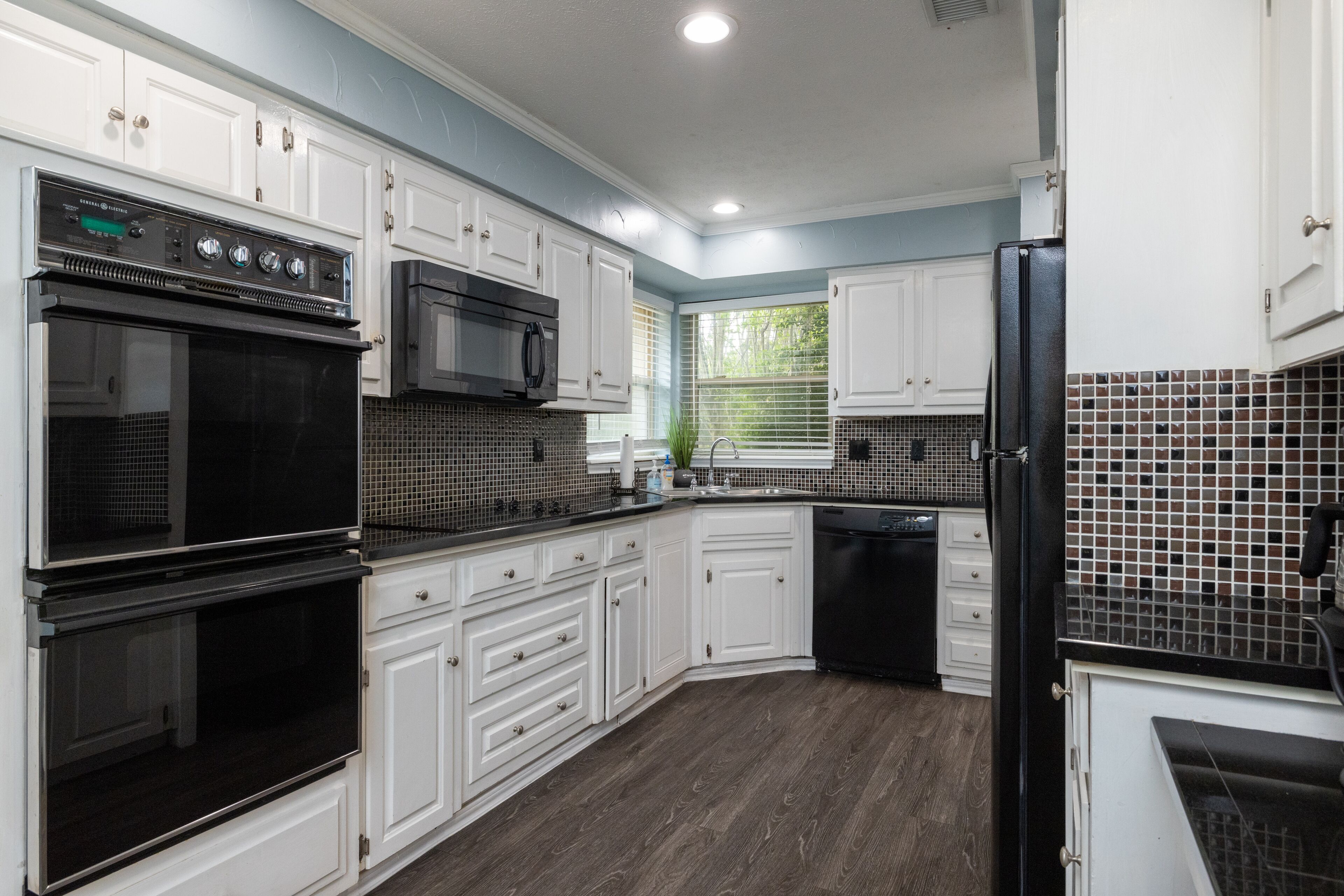 Plano Poolside & Fireplace Bliss