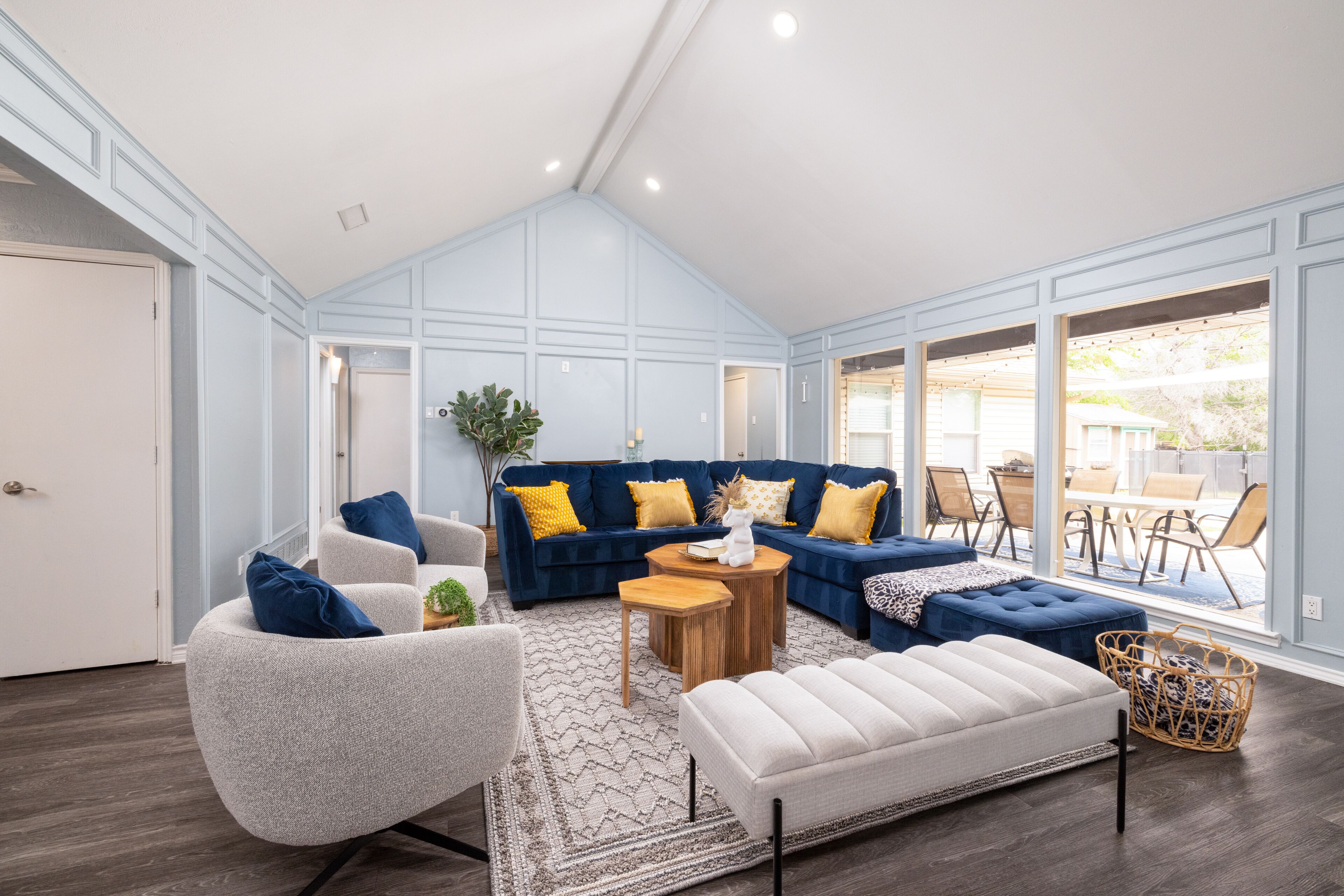 Plano Poolside & Fireplace Bliss