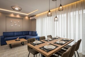 Appartement, 2 slaapkamers | Woonruimte | Televisie