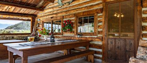 Outdoor dining