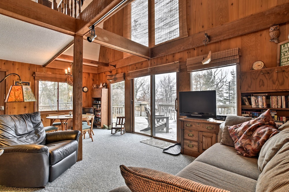 Lakeview 10-Acre Kimball Cabin w/ Private Beach!