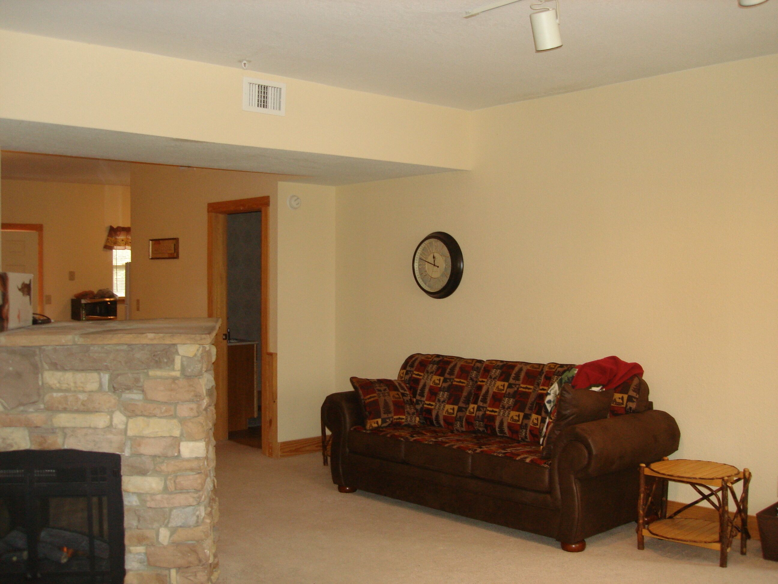 Less Than 1 Mile From The Parkway With Full Resort Amenities