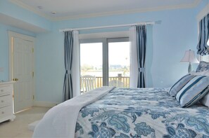 6 Schlafzimmer, Zimmersafe, Schreibtisch, Bügeleisen/Bügelbrett