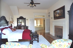 6 bedrooms, in-room safe, desk, iron/ironing board