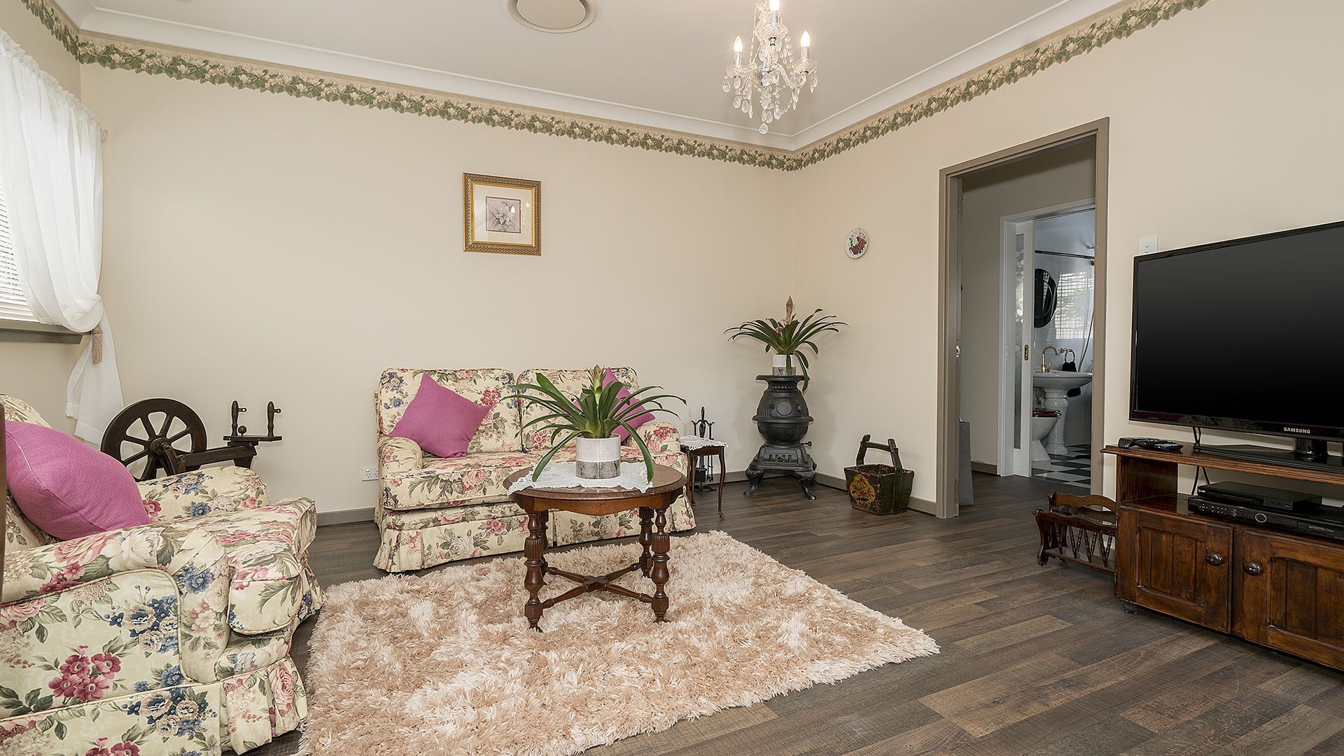 Hanna Cottage at Cavanough House Private secluded valley native birdsong romance