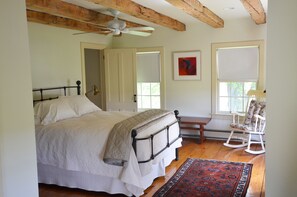 3 soverom, skrivebord, strykejern/-brett og wi-fi (inkludert)