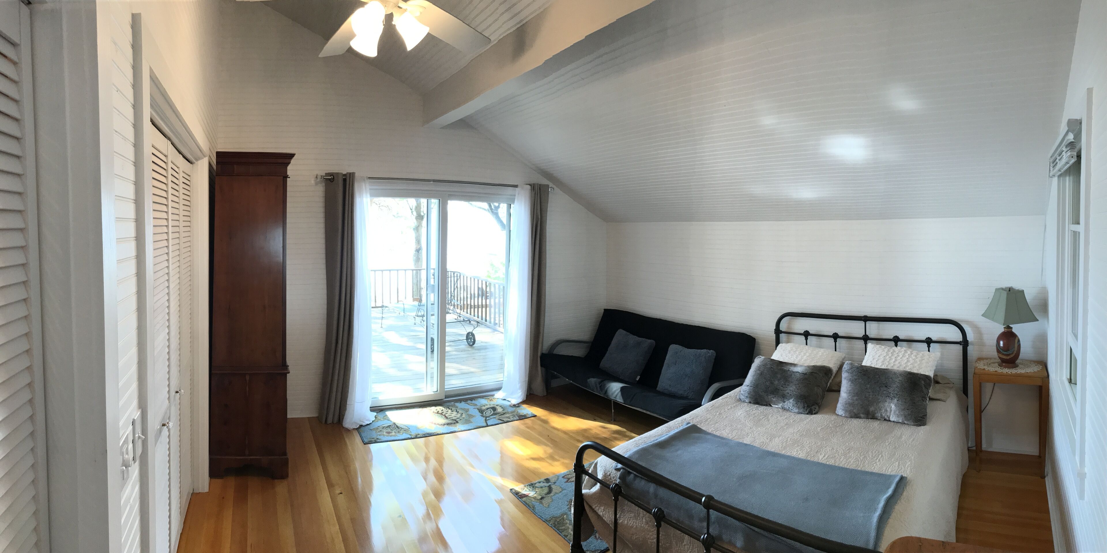 Historic Platte Lake Home, 205 Ft Lakefront, 2 Miles From Sleeping Bear Dune