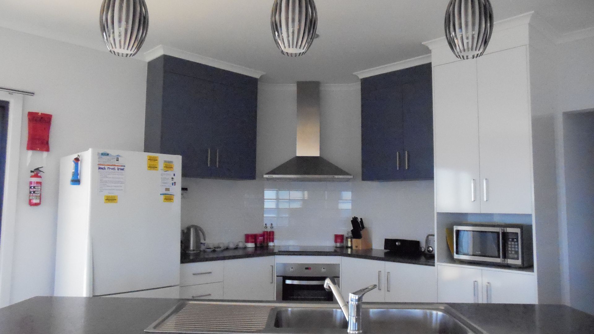 Beach Front Break - relax & watch the waves — image 4