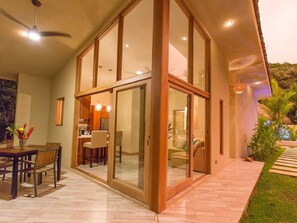 تناول الطعام بالخارج