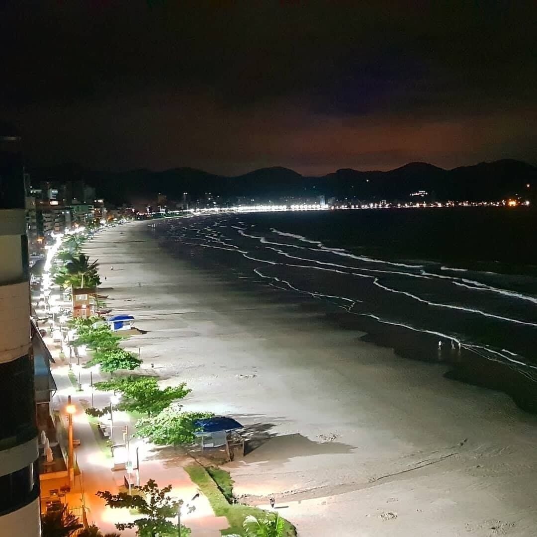 Meia Praia a noite